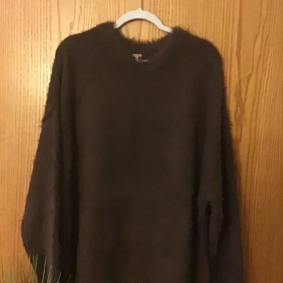 NWOT Free People Fuzzy Soft Oversized Harrison Bunny Sweater Brown size-MEDIUM - Picture 3 of 4